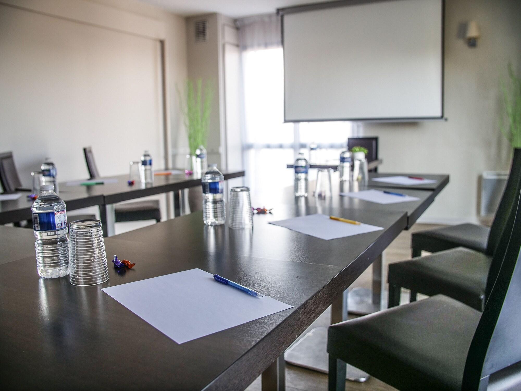 Hotel Inn Design Resto Novo Le Mans อาร์นาจ ภายนอก รูปภาพ